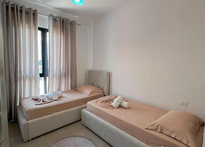 Arlis New דירה *