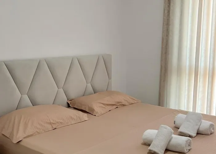 Arlis New 公寓 地拉那